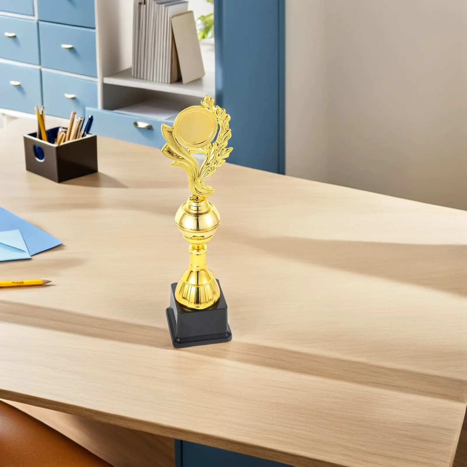 Trofeo in Plastica Dorata per Competizioni di Danza, Musica, Sport, Calcio, Basket, Cerimonie di Premiazione, Esposizione Premi per Vincitori