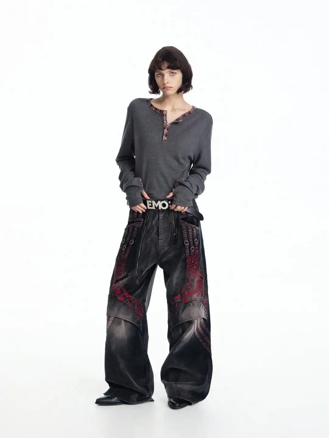 Henley T-shirt with long sleeves in gothic style with square edges and back print, Y2K street style