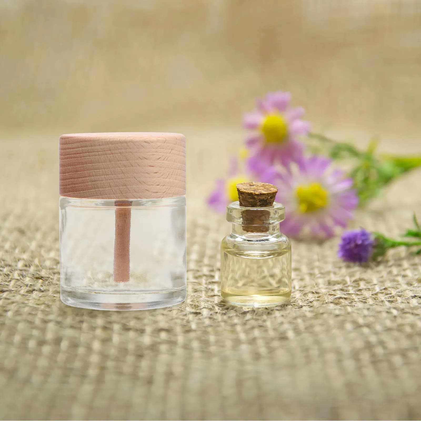 1 Pezzo Bottiglia Diffusore di Aromi da 60Ml con Coperchio in Legno Massello, Contenitore in Vetro Ricaricabile per Oli Essenziali Volatili, per Bagno, Camera da Letto, Ufficio