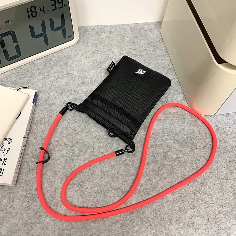 Borsa a tracolla in tessuto di nylon dal design originale per uomo Nuova borsa per cellulare Borsa a tracolla semplice portatile Borsa unisex