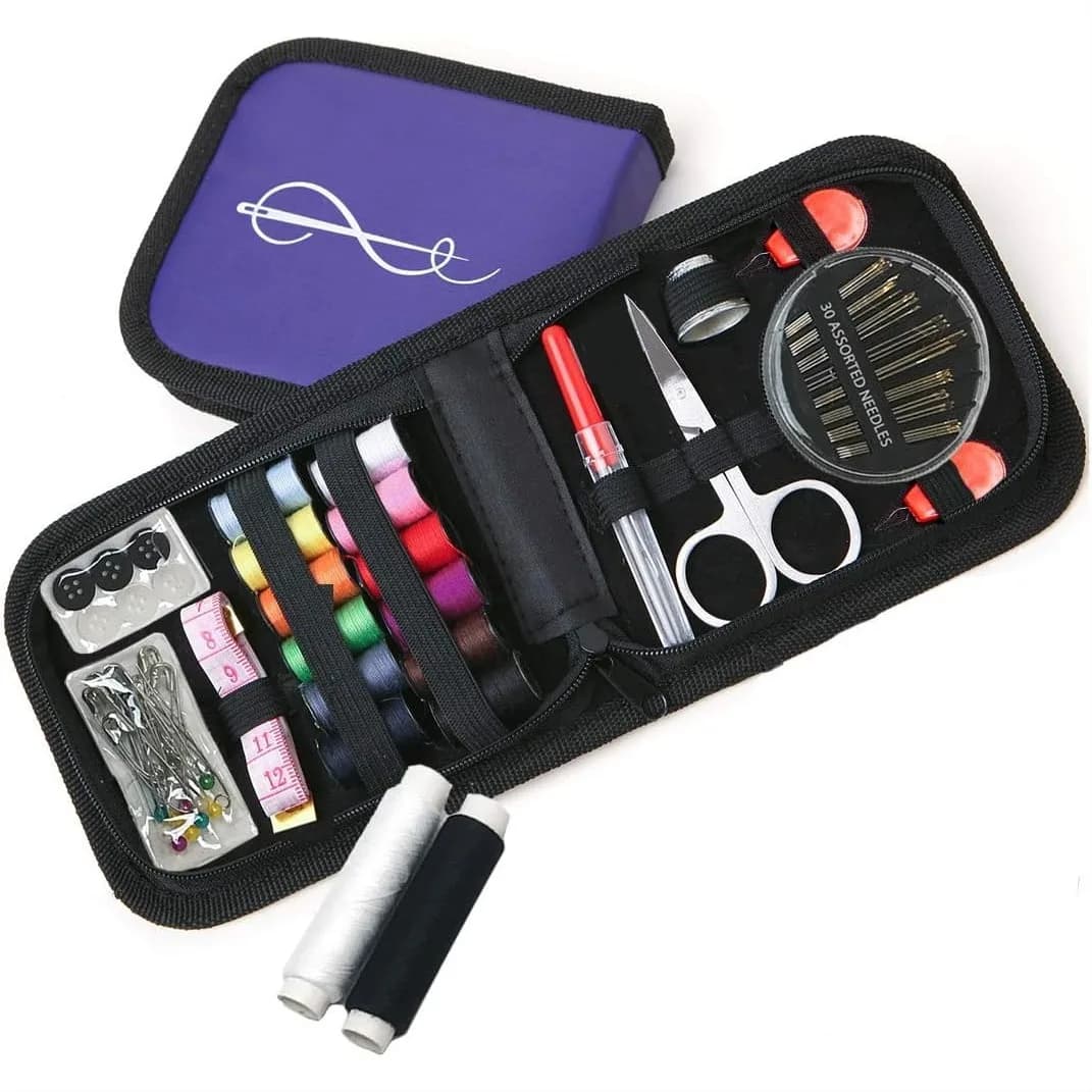 Kit da Cucito CraftLab Mini Set da Viaggio per Emergenze con Aghi, Filo, Forbici e Altro per Riparazioni Rapide Ovunque