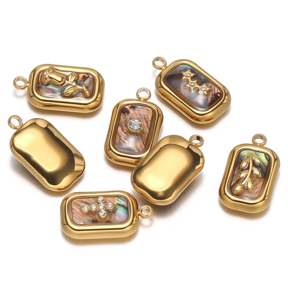4 Pezzi Ciondoli in Acciaio Inox Dorato con Zirconi a Forma di Conchiglia, Stella e Fiore per Creazione di Gioielli Classici da Donna, Collane, Bracciali e Pendenti