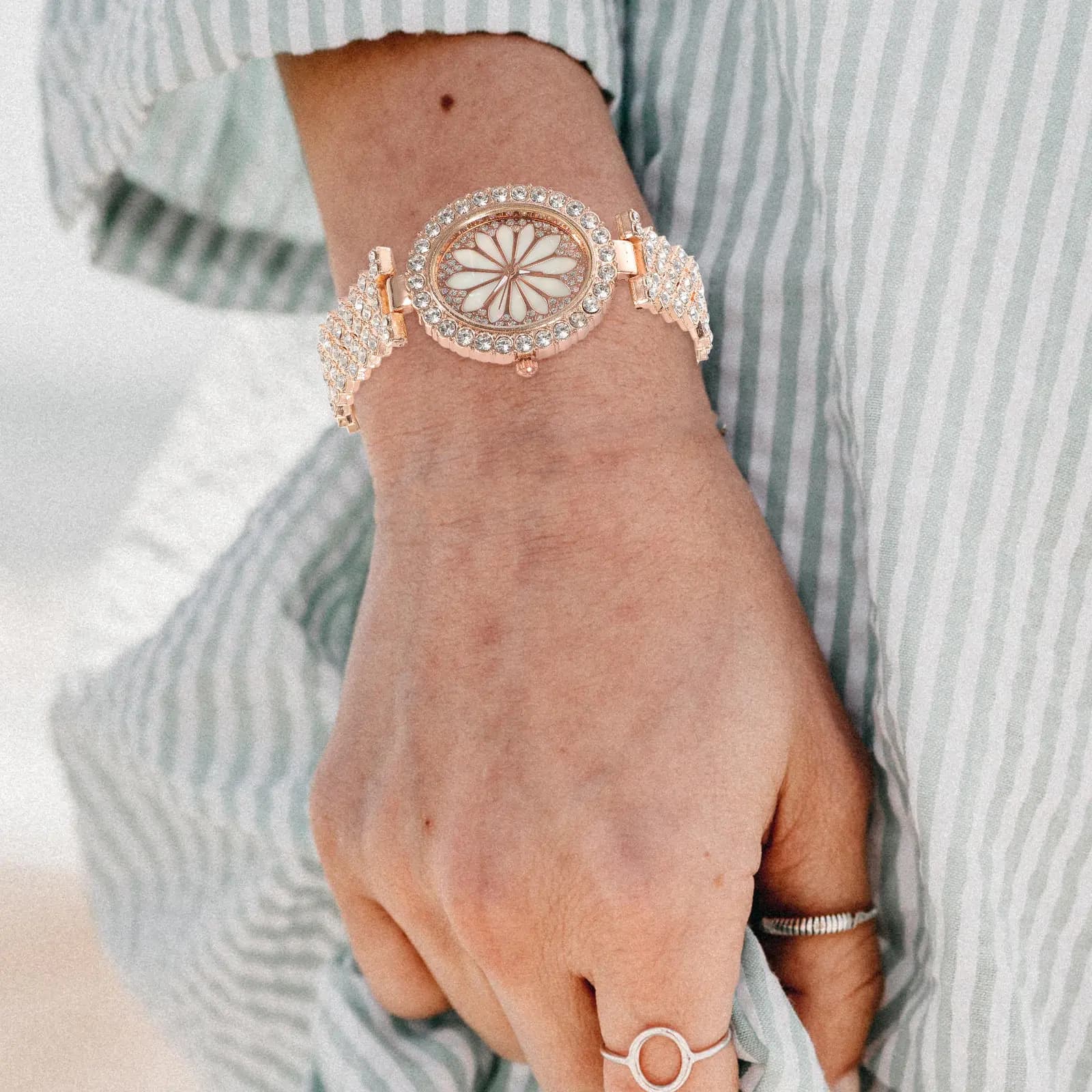 Orologi da Polso Squisiti Bianchi per Donne, Eleganti Orologi da Donna in Argento