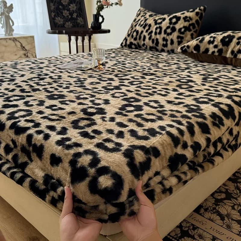 2025 New Fall and Winter Thickened Rabbit Plush Single Fitted Sheet Warm Fitted Sheet Anti-Slip Anti-Static Bed Cover