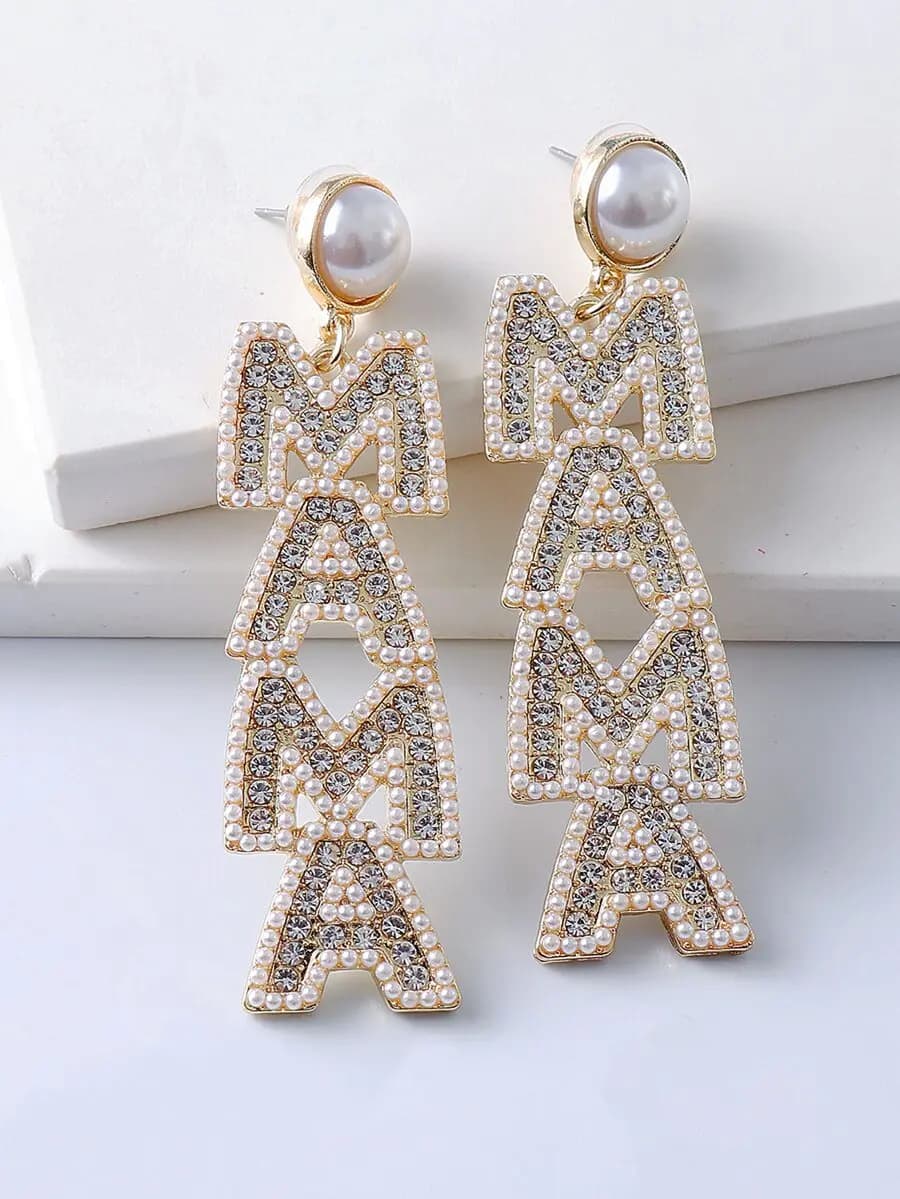 Orecchini pendenti a forma di lettera decorati con strass