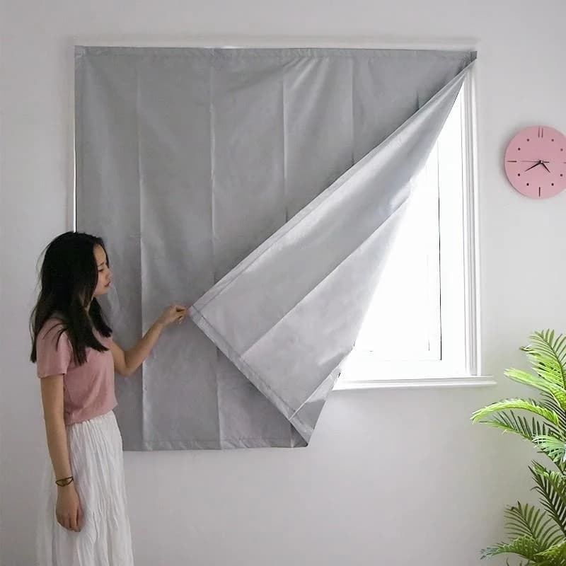 Tende Oscuranti con Nastro Adesivo, Senza Foratura, Non Trasparenti, Isolamento Termico, Protezione Solare, Essenziali per Finestre Piccole