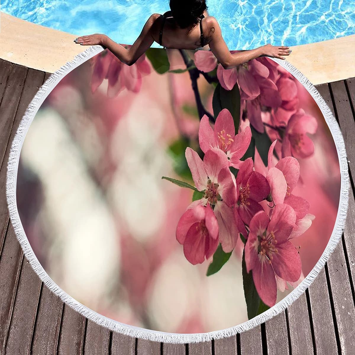 Beautiful round sea towel with floral pattern of peach and tassels, in microfiber anti-sand fast drying, botanical floral bath to circle, yoga mat