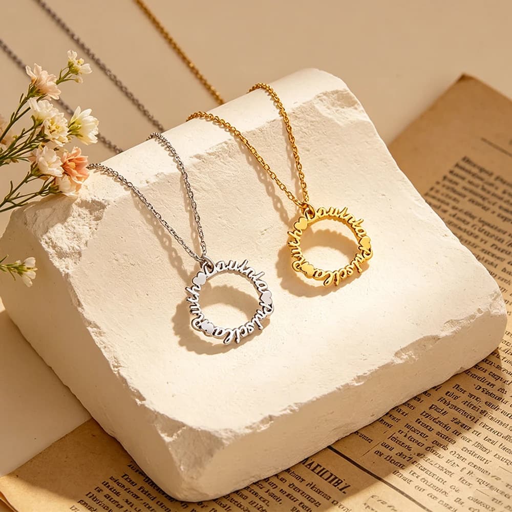Collana con ciondolo a forma di cuore in acciaio inossidabile alla moda personalizzata, collana di gioielli personalizzata squisita e semplice