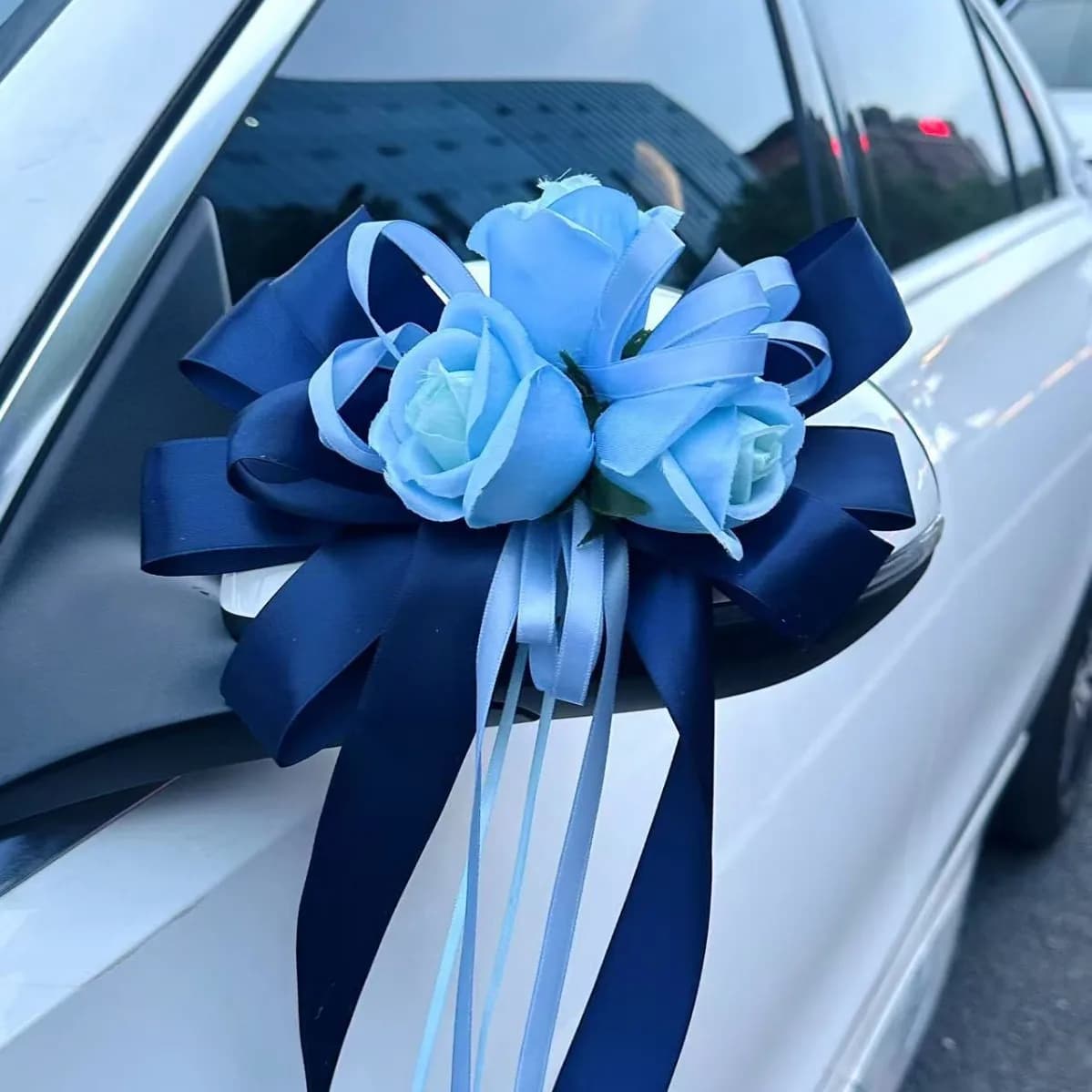 Yannew 4 pezzi di fiori per specchietto retrovisore per auto da sposa con papillon a nastro appena sposato decorazione maniglia per porta automatica corridoio fiore rosa