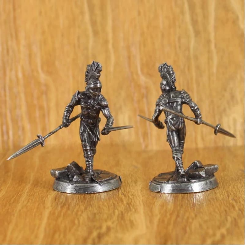Statuetta in Ottone Bianco di Cavaliere Soldato, Modellino in Miniatura, Pezzo di Scacchi, Ornamento da Tavolo, Oggetto da Collezione, Regalo Artigianale