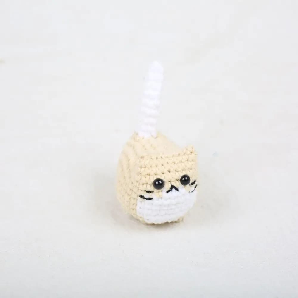 Cute Cartoon Crochet Kitten Keyrings Multi-color Mini Knitted Cat Keychain Handmaking Cat Crochet Keychain Backpack Decor
