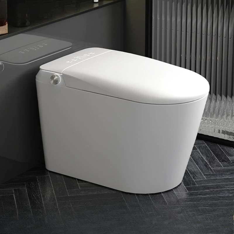 Smart toilet with voice control, automatic discharge without water pressure limits, aromatherapy system and foam protection.