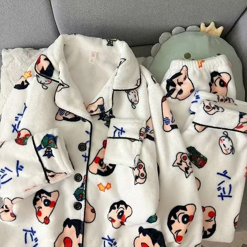 Pigiama da Donna Anime Crayon Shin Chan in Pile Corallo Caldo con Colletto, Top e Pantaloni, Moda Studentesca, Cartone Animato, Abbigliamento da Casa per Ragazze e Famiglia
