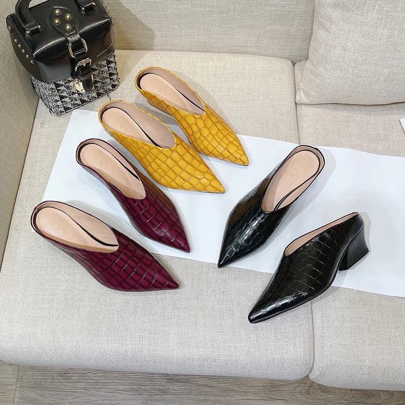 a341 Nuove scarpe estive eleganti sandali moda donna con taglio a V in vera pelle con grana di pietra ciabatte femminili pantofole da donna tutte abbinate