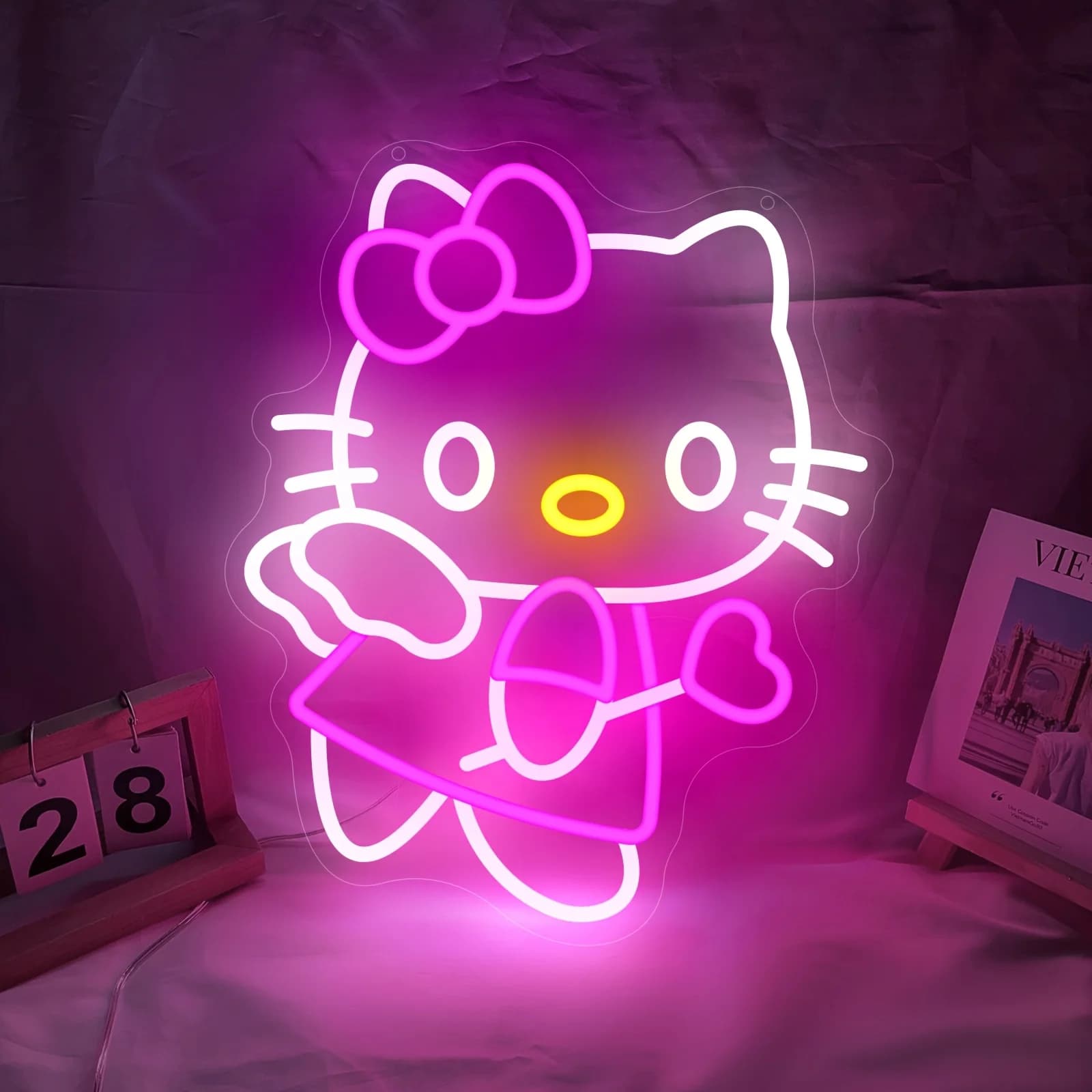 Luce Notturna LED Hello Kitty a Forma di Bacchetta Magica, Alimentata USB, Regalo per Amiche e Ragazze, Decorazione per Camera da Letto, Feste e Compleanni