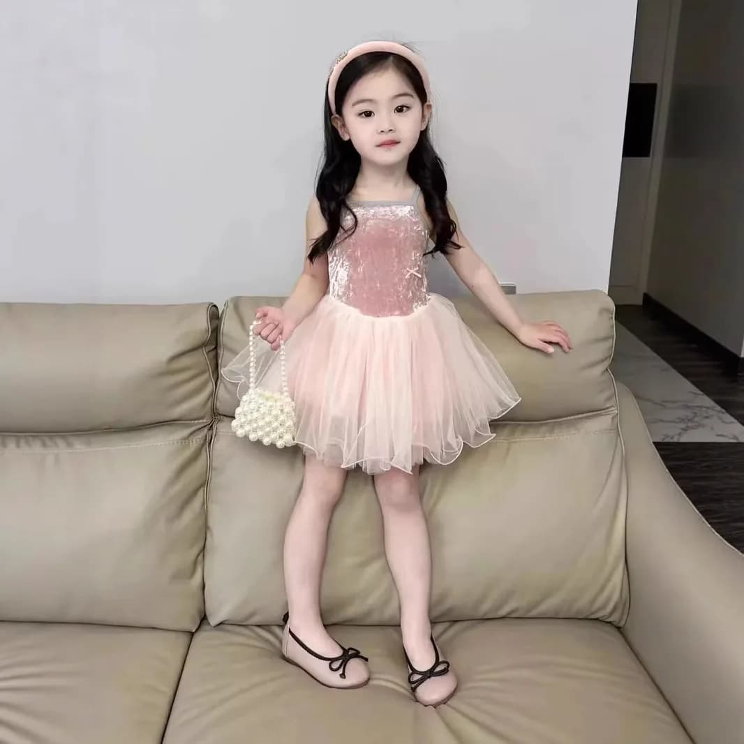 Vestito da bambina 2026 Nuovo Stile Estivo, Gonna con Bretelle Rosa Baby, Abito da Principessa per Compleanno, Bellissimo Senza Maniche