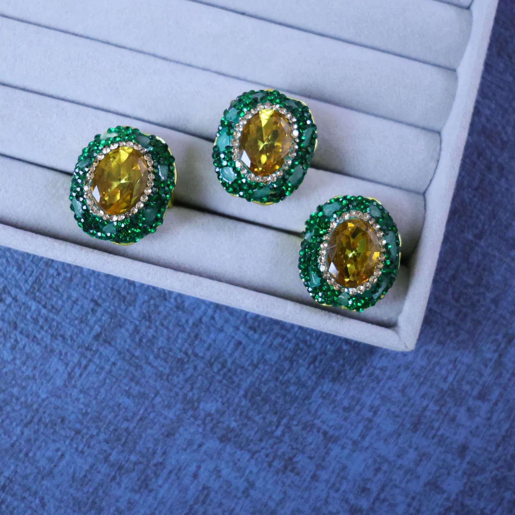 Turchia sultano pietra verde intarsiato Dongling pietra anello di nicchia luce di lusso sensibile alla luce produttori di gioielli in pietra all'ingrosso