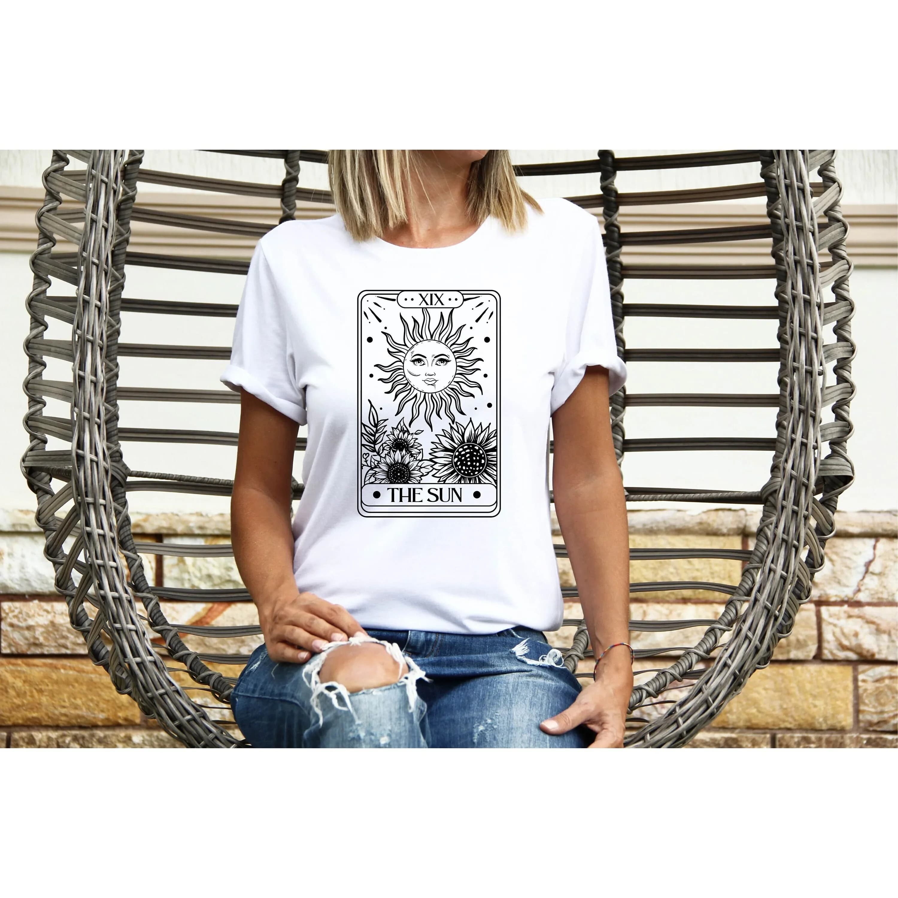 Maglietta The Sun Tarot Card per lettori di tarocchi, girasole, magia radiosa, sole e vibrazioni
