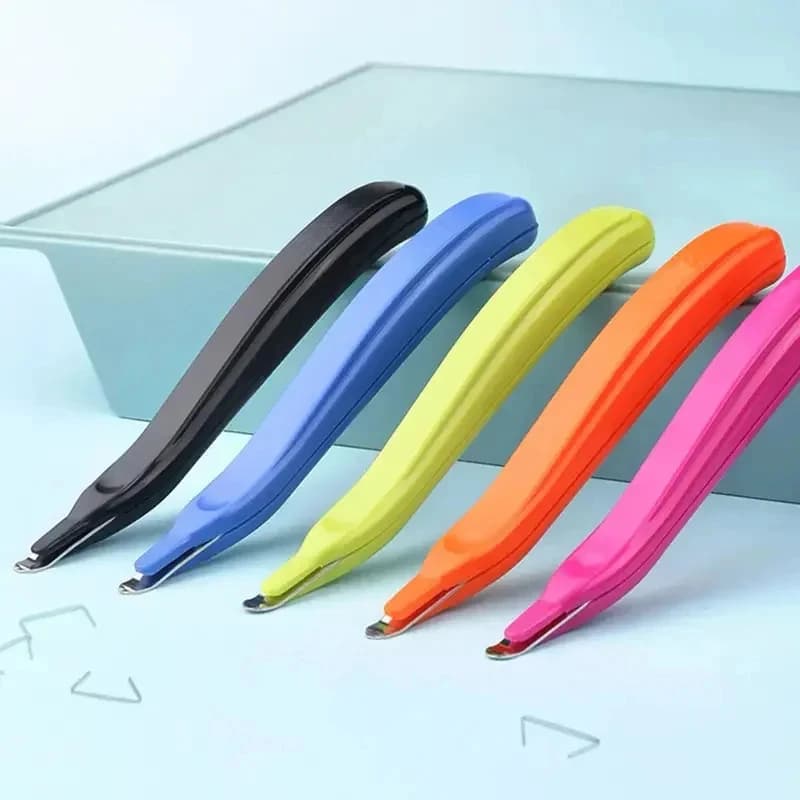 1pc a forma di penna per rimuovere punti metallici Tipo di penna Eliminatore di aghi Semplice e salva-lavoro Estrattore universale per copritasti Nuovo