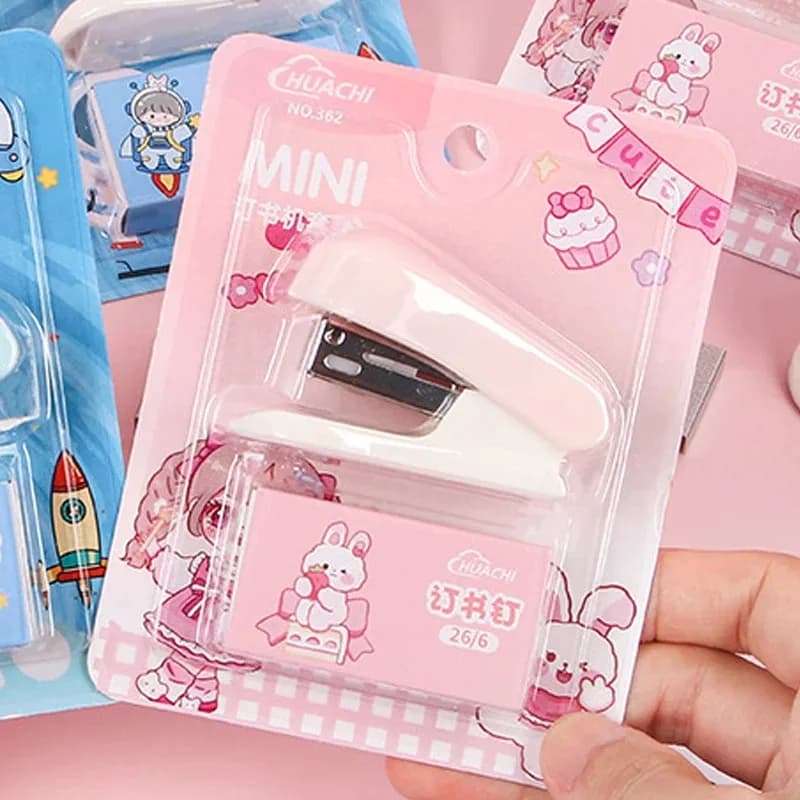Mini Graffettatrice Colorata a Forma di Macaron, Set di Cancelleria per Studenti con Pratica Graffettatrice Piccola e Graffette per Rilegatura Carta
