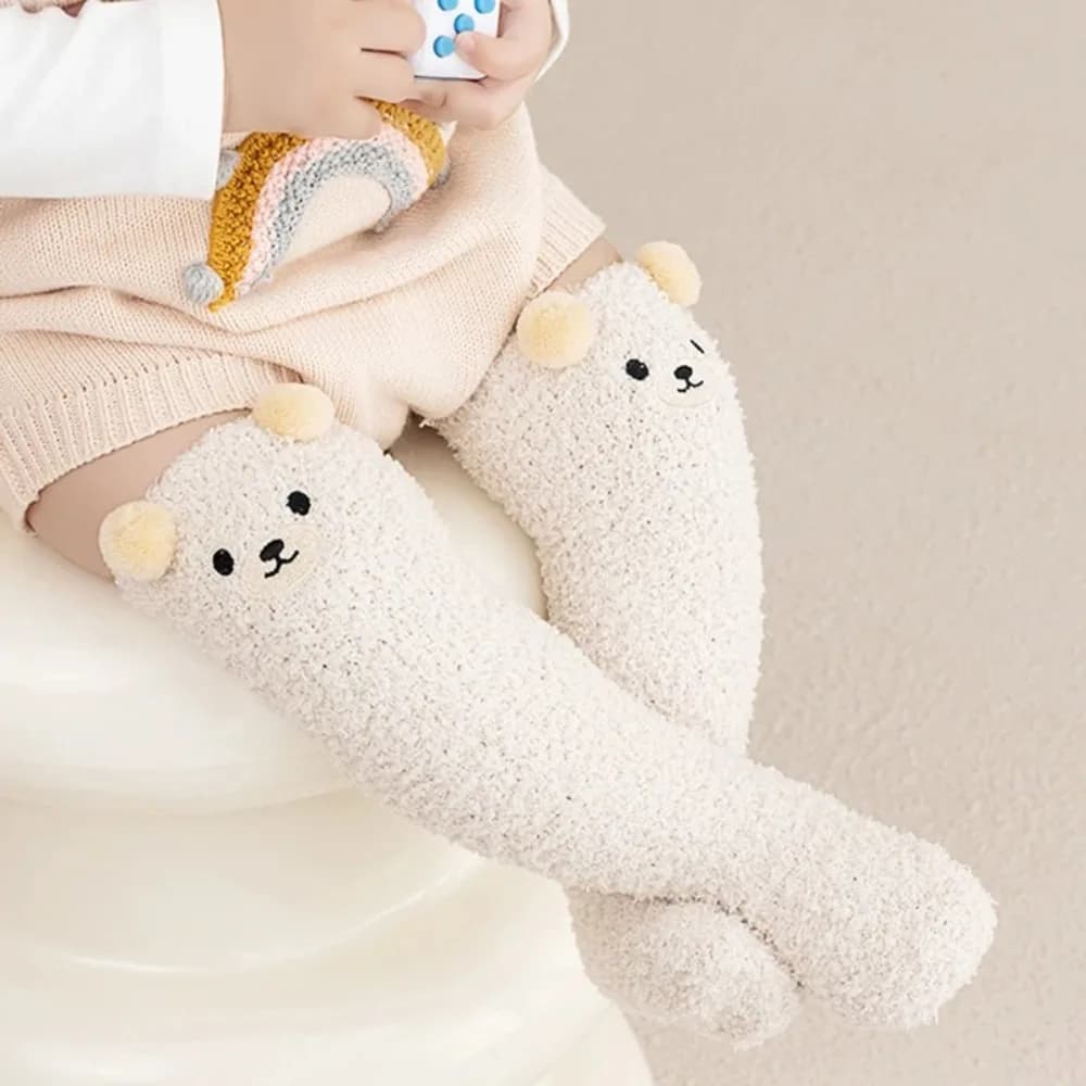 Calzini per bambini con design a forma di orso dei cartoni animati Calzini per neonati caldi e addensati Calzini di protezione per le ginocchia in velluto corallo per bambini da 0 a 5 anni