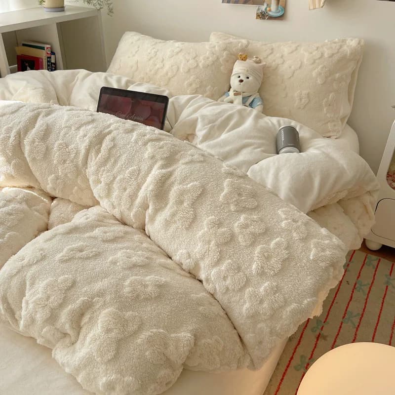 Pile di latte addensato invernale di colore puro 4 pezzi Set di biancheria da letto Fiore semplice Copripiumino caldo Copriletto per la camera da letto dei bambini