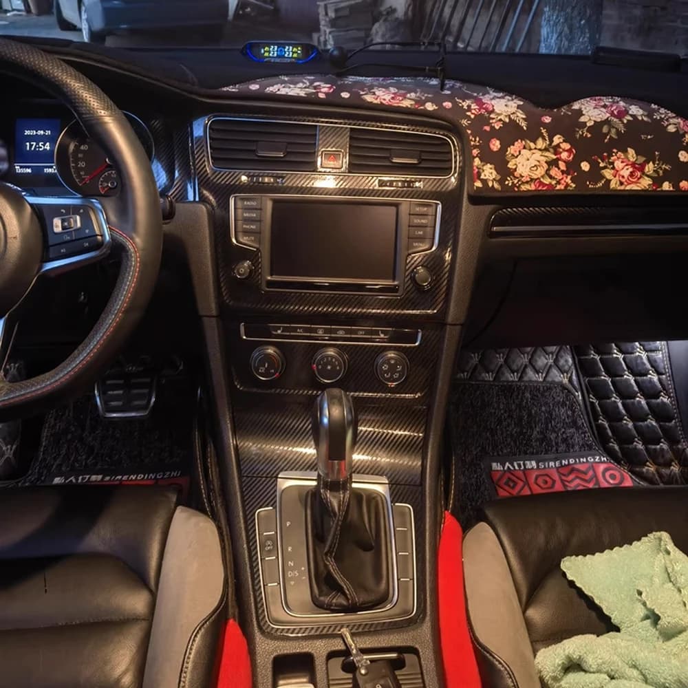 Per Volkswagen Golf 7 MK7 Pannello di controllo centrale interno Maniglia per porta 5D Adesivi in fibra di carbonio Decalcomanie Car styling Accessorie