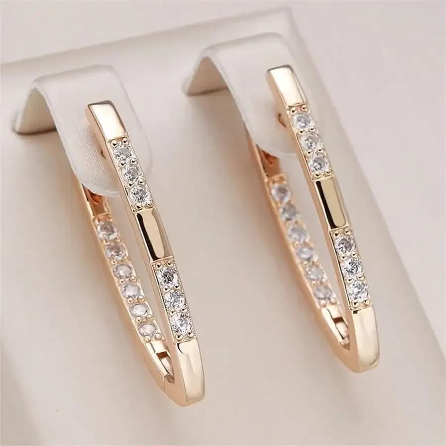 1 paio di eleganti orecchini da donna in oro champagne a forma di V con zirconi cubici - Gioielli di lusso per matrimoni, feste e uso quotidiano
