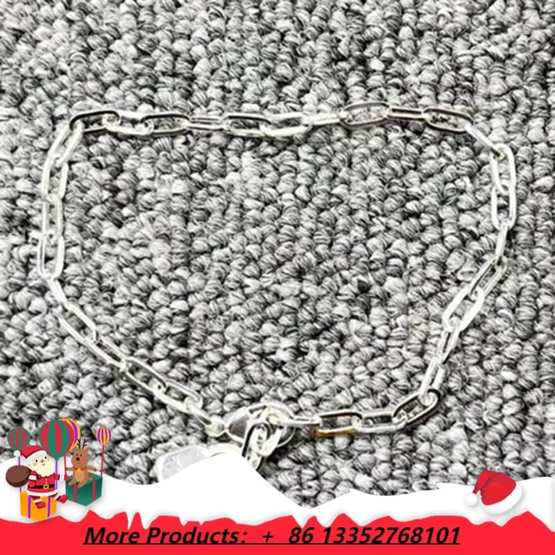2025 Regalo da donna con braccialetto a catena fine con testa di blocco piccola e carina alla moda europea e americana