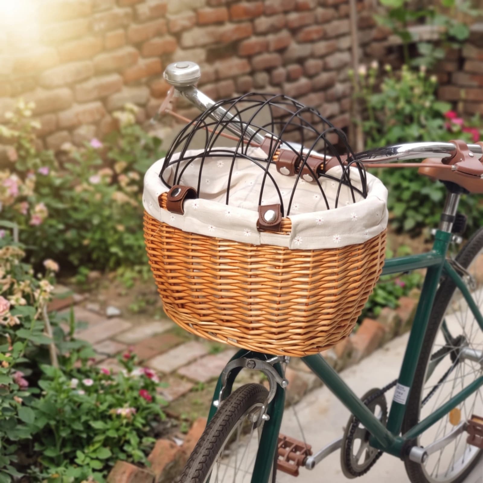 Pet Basket with Wire Dome Sturdy Bike Basket with Wire Mesh Cover Front Bike Pet Carrier Easy to Install Woven for Small Dogs
