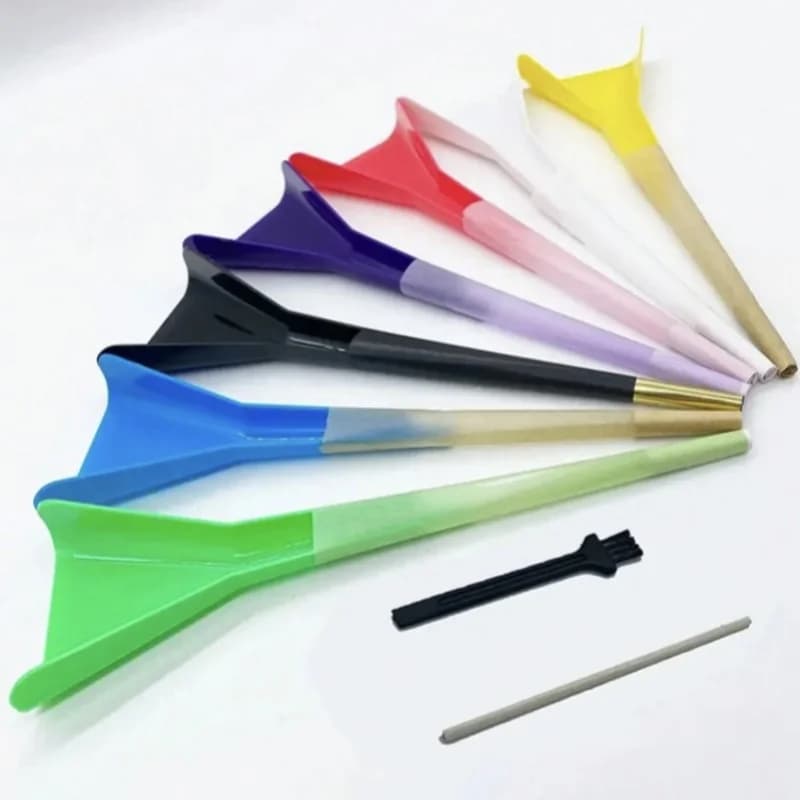 Set of tools for loading pre-rolled cones, consisting of 1 cone charger, 1 cleaning brush and 1 tobacco pressure rod.