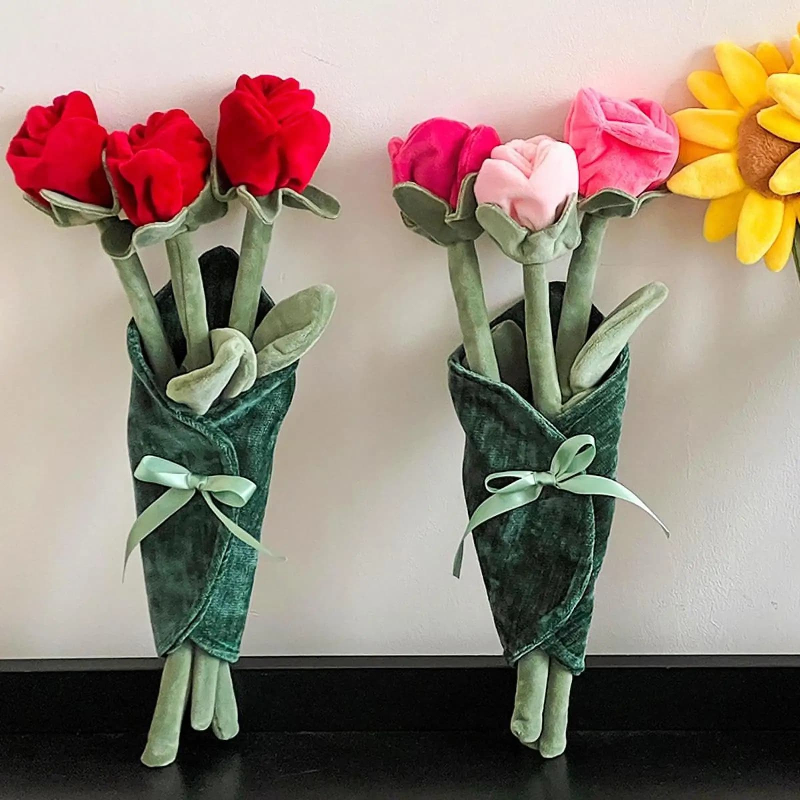 Stuffed Plant Plush Soft Flower Doll Artificial Flower Garland Decorative Wreath for Girls Valentines