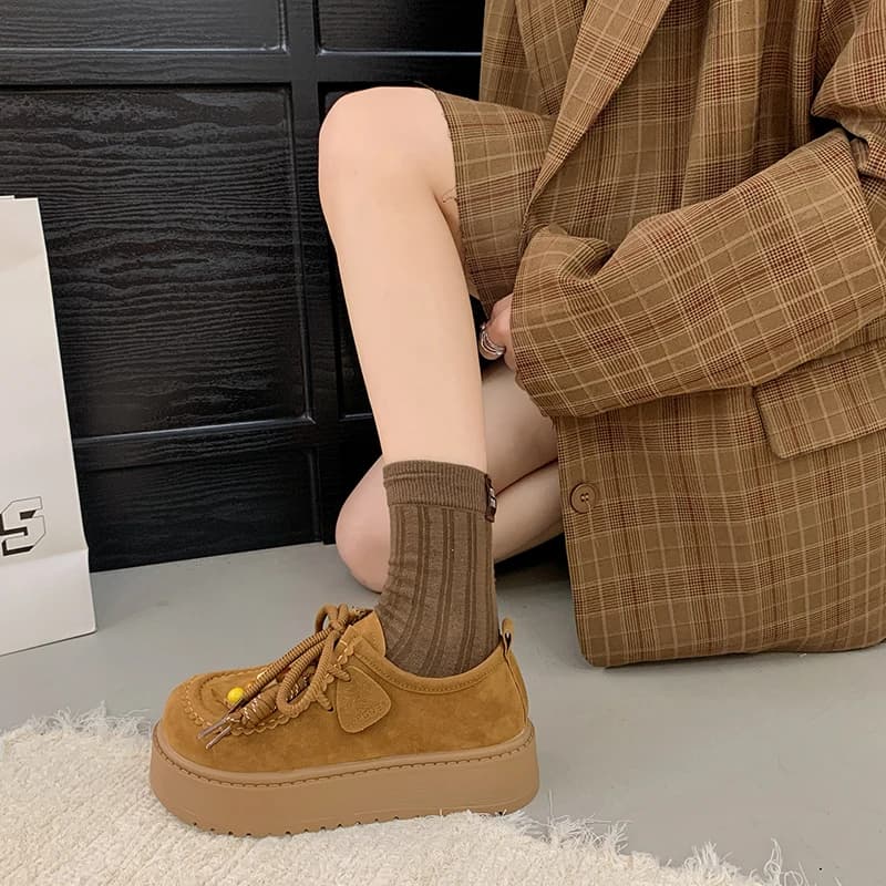Mocassini slip-on da donna con suola spessa - Design in stile Birkenstock completamente avvolto | Mocassini vintage in pelle opaca per l'autunno