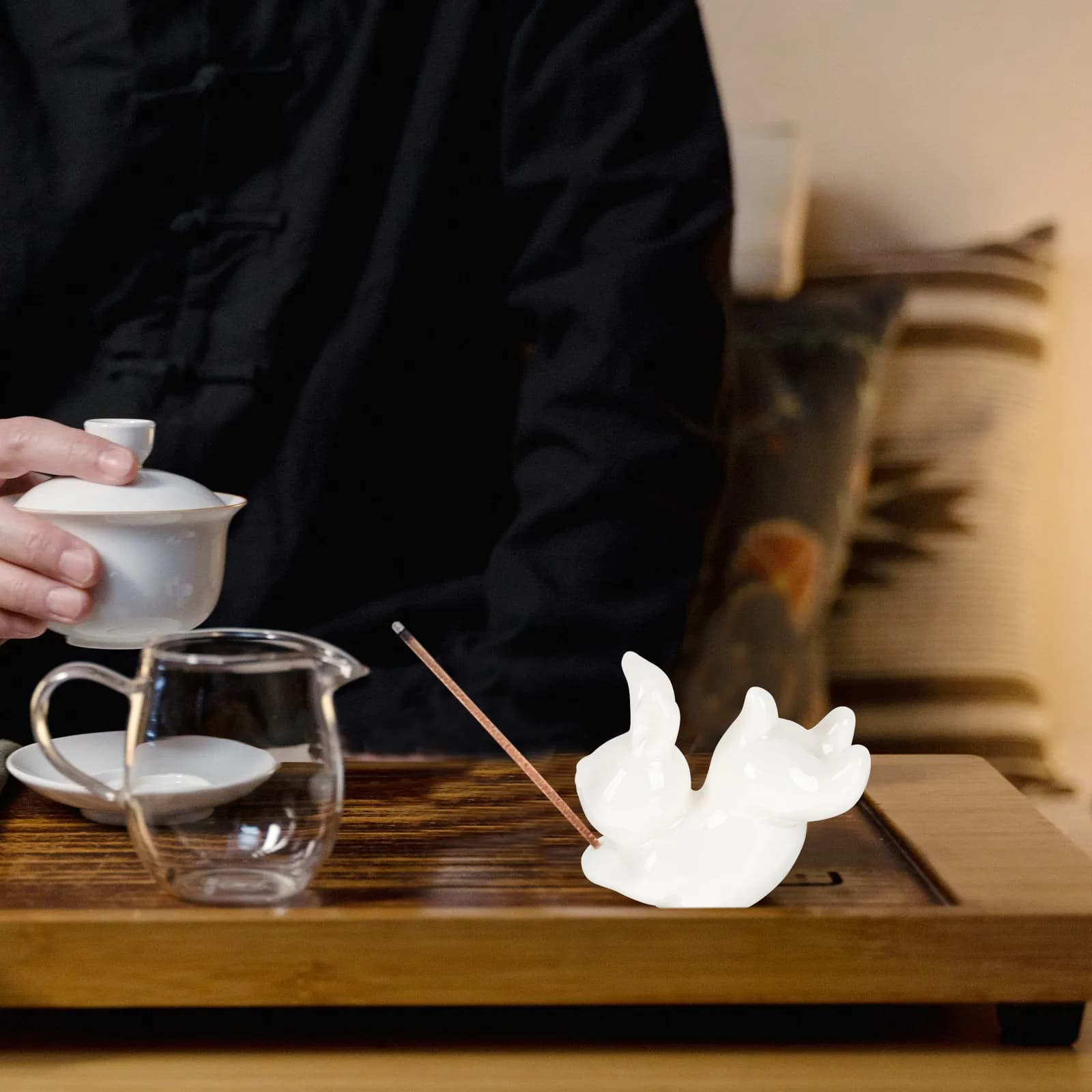 Porta Incenso in Ceramica a Forma di Coniglio, Elegante Decorazione per Casa, Ufficio, Sala Yoga, Diffusore di Aromi da Scrivania, Regalo Decorativo
