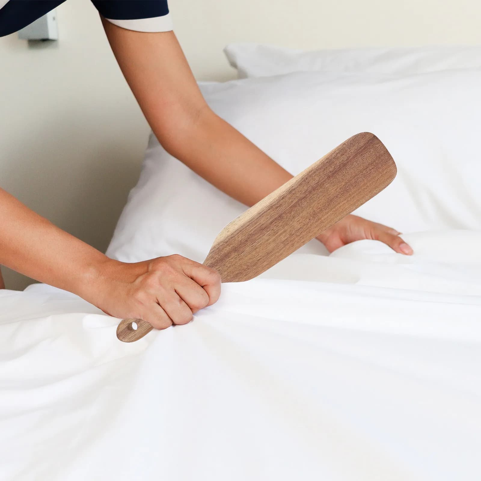Set of 3 Ergonomic Tools for Bed Sheets, Wood Mattress Lift for Change Bedless Bed Sheets, Bed Clean and Ordered Cleaning