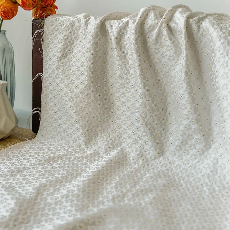 Tessuto Jacquard in seta oro bianco piccolo fiore stile semplice da donna primavera autunno abito da sposa tessuto cucito 50cm x 155cm