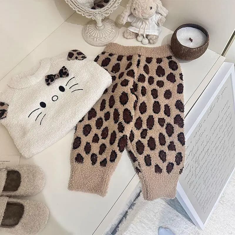 Hello Kitty Pigiama in velluto per bambini Set Sanrio Girl Cartoon Kawaii Stampa leopardata spessa Abbigliamento per il tempo libero Primavera Autunno Abbigliamento per la casa Nuovo