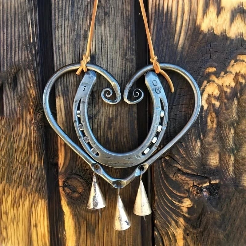 1pc Steel Lucky Love Wind Chime - Horseshoe Retro Design with Metal Heart and Nails - Perfect Valentine's Day Garden Hanging Orn