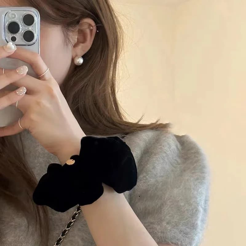 Women's Elegant Velvet Elastics Hair Band Small Golden Tablet Solid color Scrunchies Hair Elastics Horsetail Door Hair Accessories