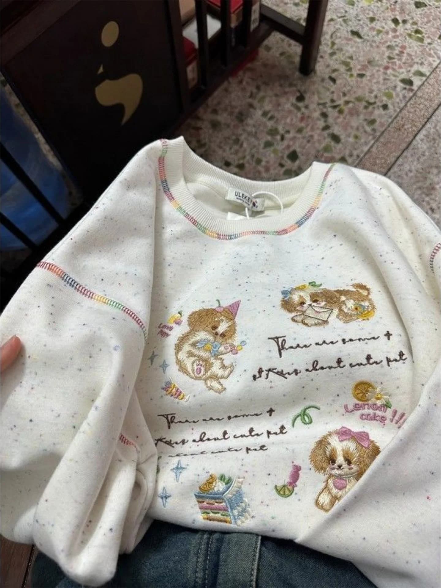 Felpa con cappuccio lunga in cotone da donna versatile e dimagrante con design a pois rotondo Ne per cagnolino ricamato carino