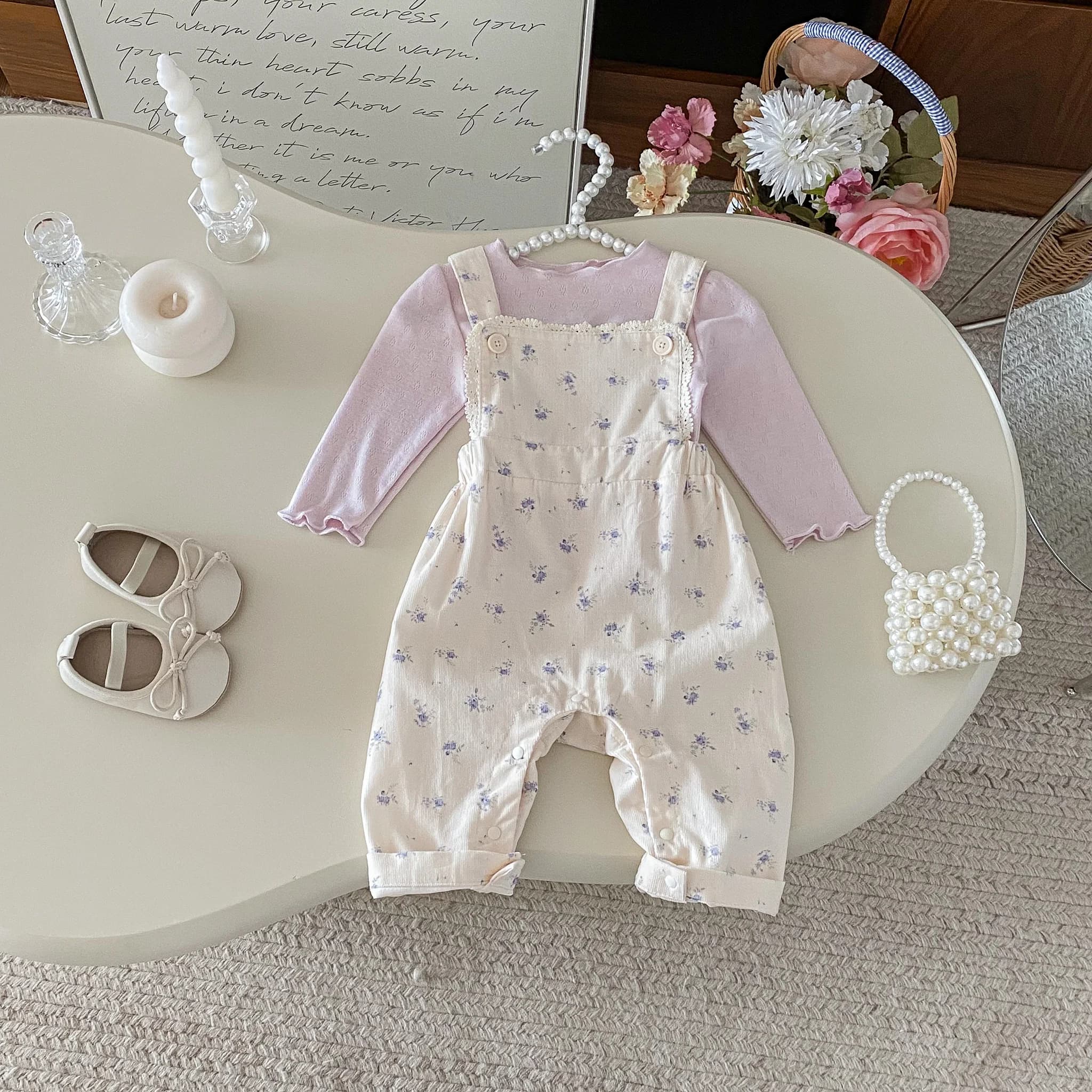 Autumn Baby and Toddler Long-Sleeved Overalls Set: A Casual Base Layer Shirt and a Sweet Two-Piece Set of Printed Overalls