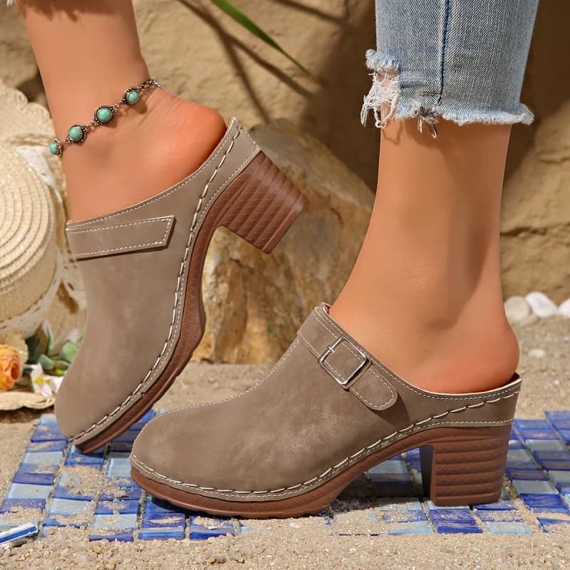 Baotou women's sandals with platform and big heel, vintage sandals with wedge and closed tip in suede leather, with height increase