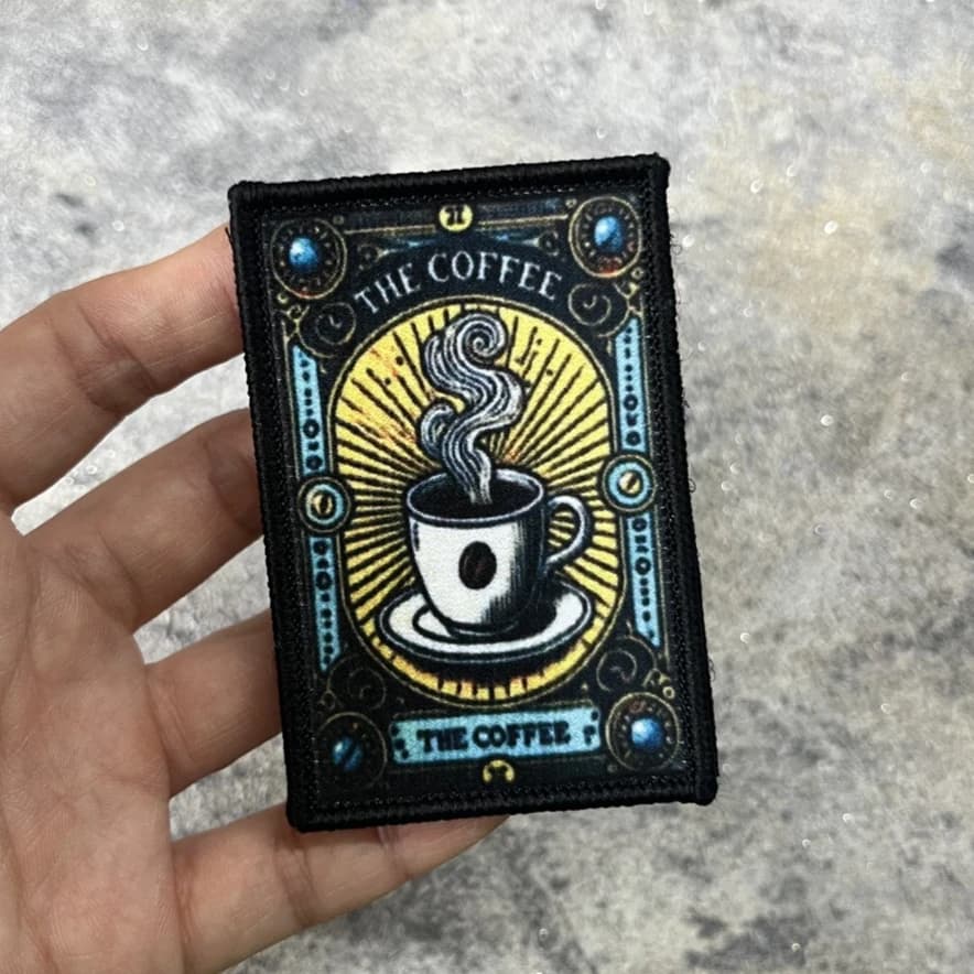 Adesivo per zaino con gancio stampato con carta dei tarocchi tattica The Coffee per abbigliamento Toppe per distintivi morale tattico Bracciale militare
