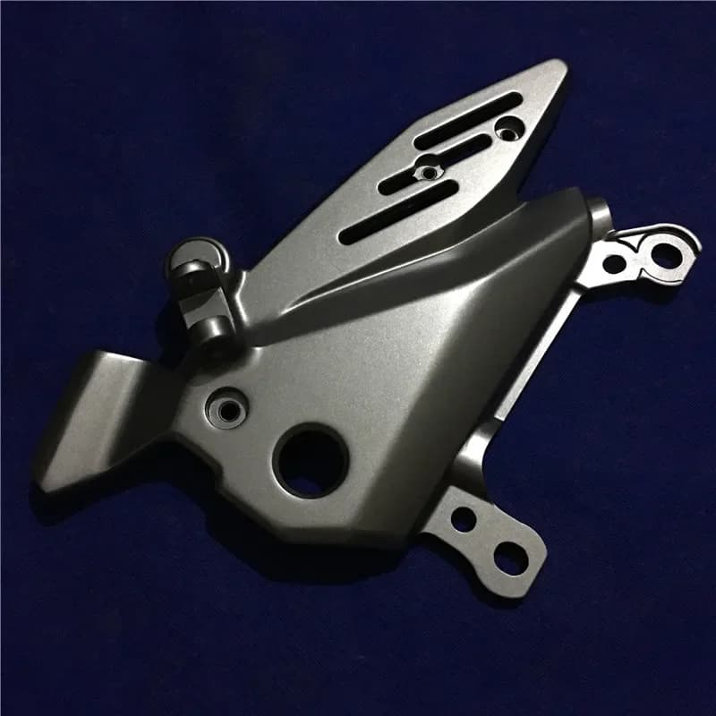 Accessori moto GW250/S/F Staffa poggiapiedi sinistra e destra Piastra di installazione Staffa poggiapiedi anteriore