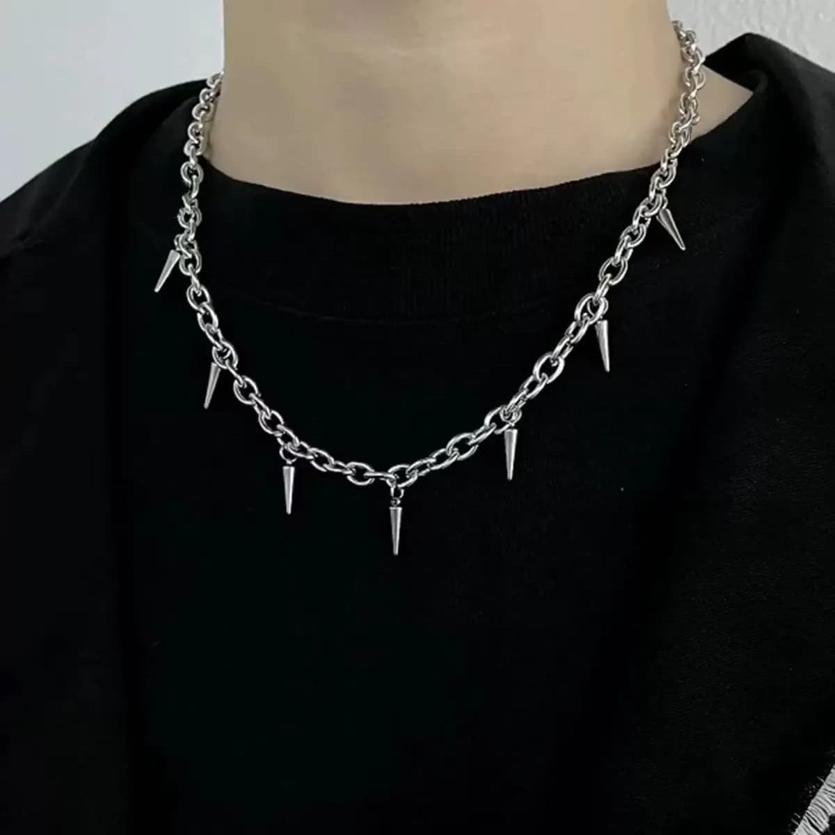 Collana Punk da Uomo con Borchie e Nappe, Collana Geometrica in Acciaio al Titanio alla Moda Hip Hop da Donna