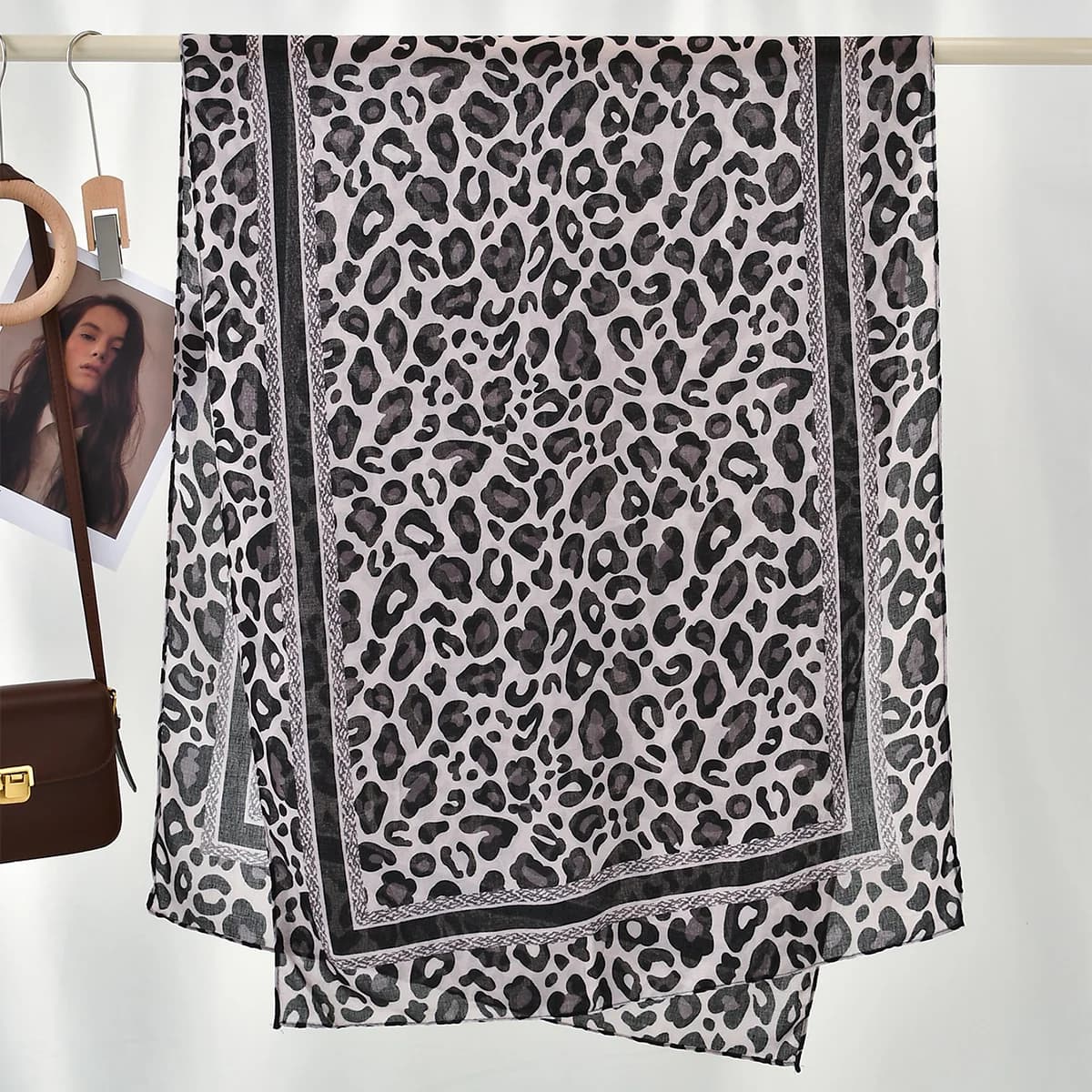 Sciarpa in cotone e lino Scialli con stampa leopardata Donna Hijab musulmano Fascia estiva traspirante Islam Turbante Scialle per protezione solare da spiaggia