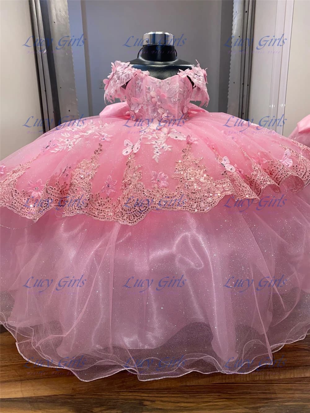 Splendido Abito da Damigella Rosa in Tulle Soffice con Applicazioni Raffinate per Matrimoni, Feste di Compleanno e Serate di Gala