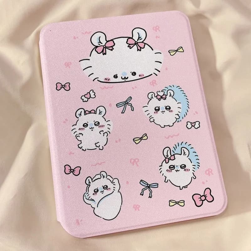 Custodia per iPad/Tablet Anime Chiikawa Momonga con Rotazione a 360°, Vassoio Porta Penna, Anti-caduta, Resistente all'usura, Kawaii e Adorabile