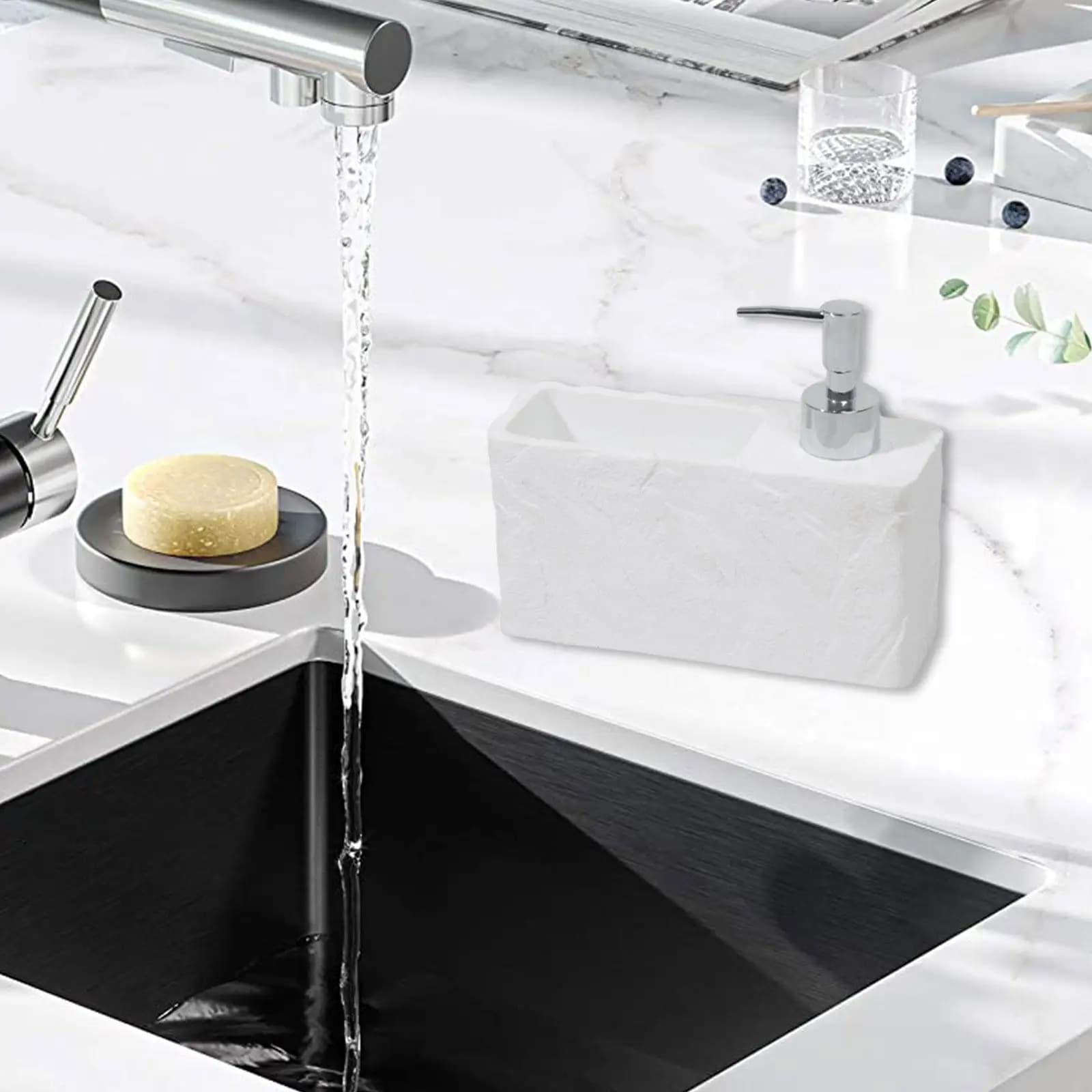 Dispenser di sapone in resina, versatile e robusto, con porta spugna, accessorio facile da usare per spazzole e spugne da cucina e bagno.