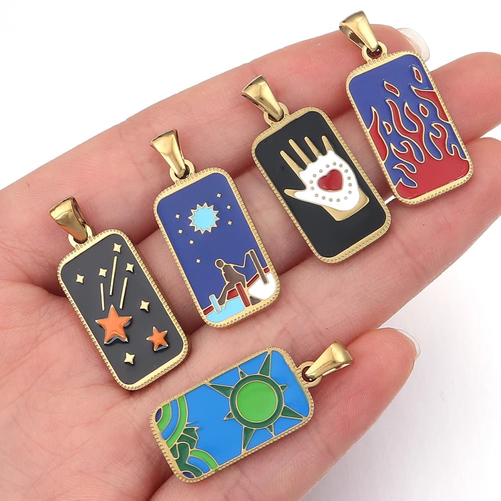 2 Pz/lotto Smalto Tarocchi Carte Sole Stella Luna Evil Eye Cuore Mano Ciondolo di Fascino Placcato Oro Bracciali Collane Accessori di Gioielli